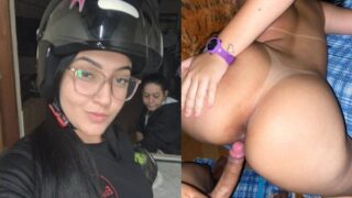 Mulher bonita em uma moto teve suas fotos vazadas online