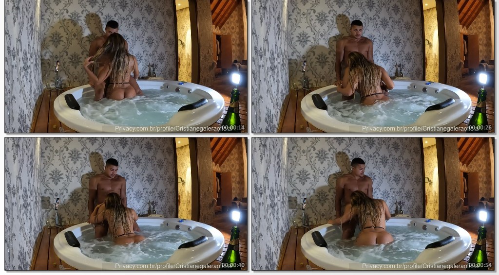 Cristiane Galera está curtindo um momento íntimo com seu parceiro na banheira de hidromassagem
