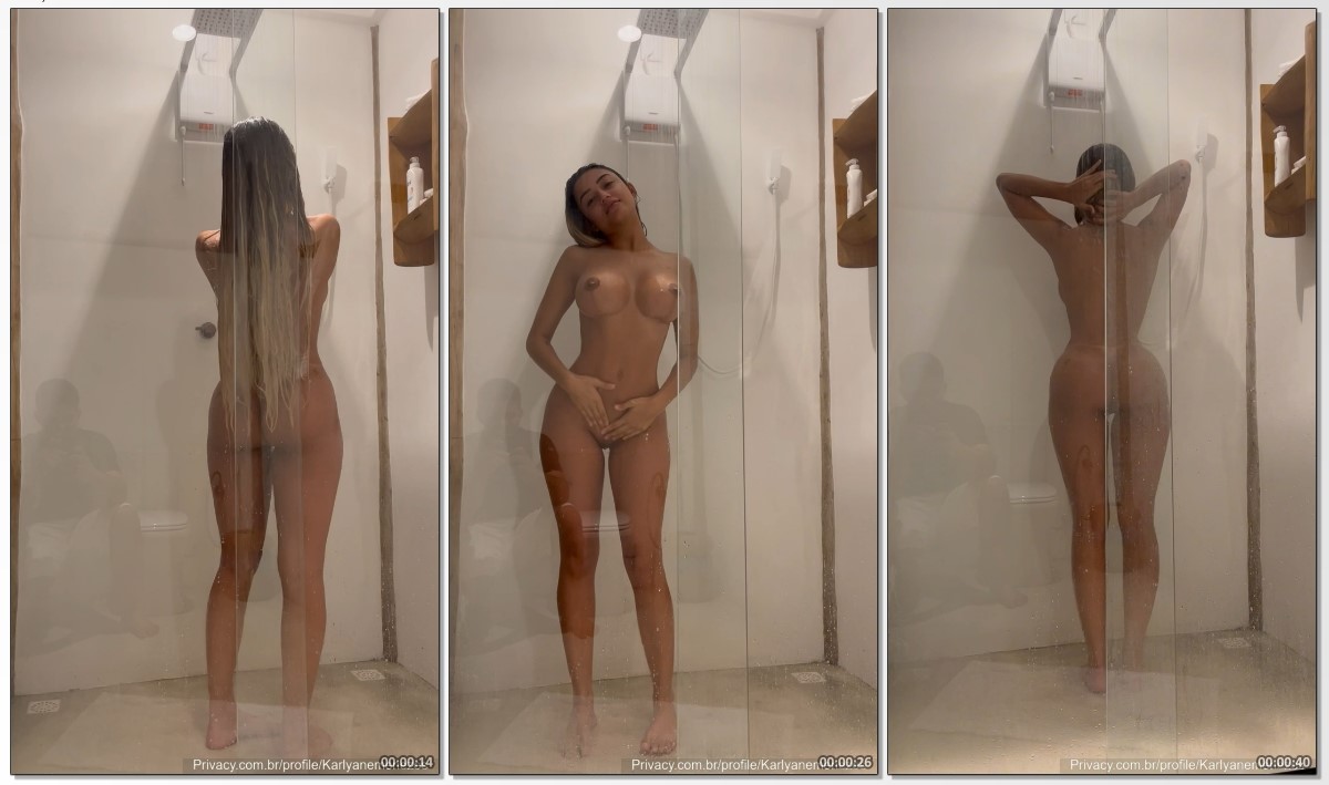 Karlyane Menezes mostrando todo seu corpinho molhado e sem roupa no banho