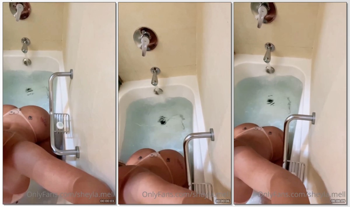 Sheyla Mell exibindo suas curvas na banheira sem roupa, mostrando o bumbum e as teta