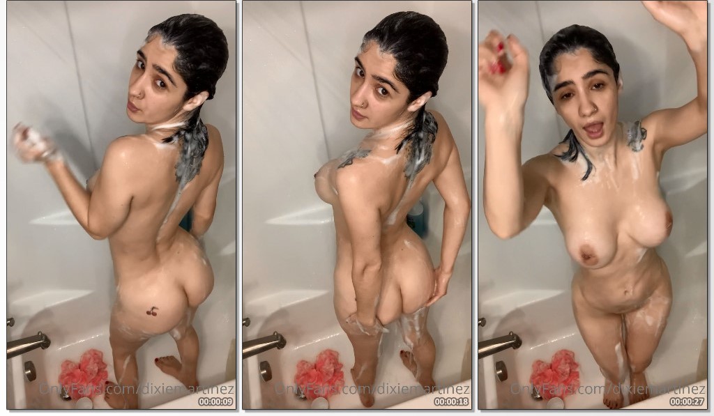 Dixie Martinez exibindo seu corpo no banheiro em poses provocantes