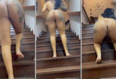 Brena Barbosa ostentando sua beleza nua ao subir escadas com destaque para seu bumbum e suas partes íntimas