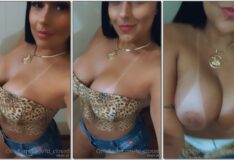 Fabi Duarte arrasando com poses sensuais e exibindo seus lindas teta bronzeados