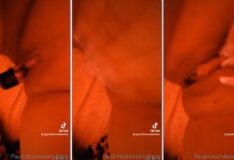 Paulinha Cordeiro tem um orgasmo usando um vibrador em sua bucetinha peludinha