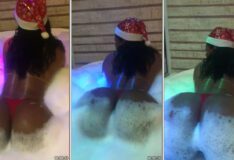 Vanessa Rodrigues arrasando com fantasia de Papai Noel enquanto dança com seu bundão na banheira cheia de espuma