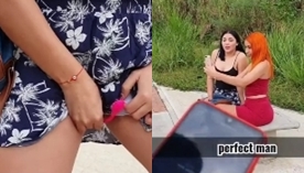 Martina Smith curte um clima mais quente, usando um vibrador controlado pelo namorado através do celular para ter uma experiência intensa e chegar ao clímax