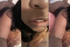 Vera Cassia sendo sexy na cama, exibindo suas bucetinha e rebolando