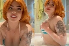 Angelica Reed, conhecida por sua caracterização da personagem Nami de One Piece, exibe seu corpo sem roupa enquanto relaxa na banheira