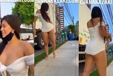 Luana Kazaki arrasando e deixando os garis felizes ao se exibir sem roupa