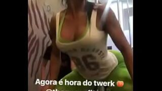 Brenda Barbosa olyfans