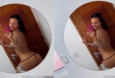 Confira a Karol Rosalin aprontando no espelho do OnlyFans de graça, toda selvagem!