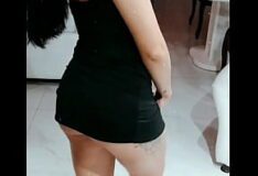 Vídeos pornô de coroas branquinha com vestido curtinho